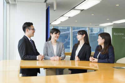 入社後は研修からスタート。同期の仲が深まります。